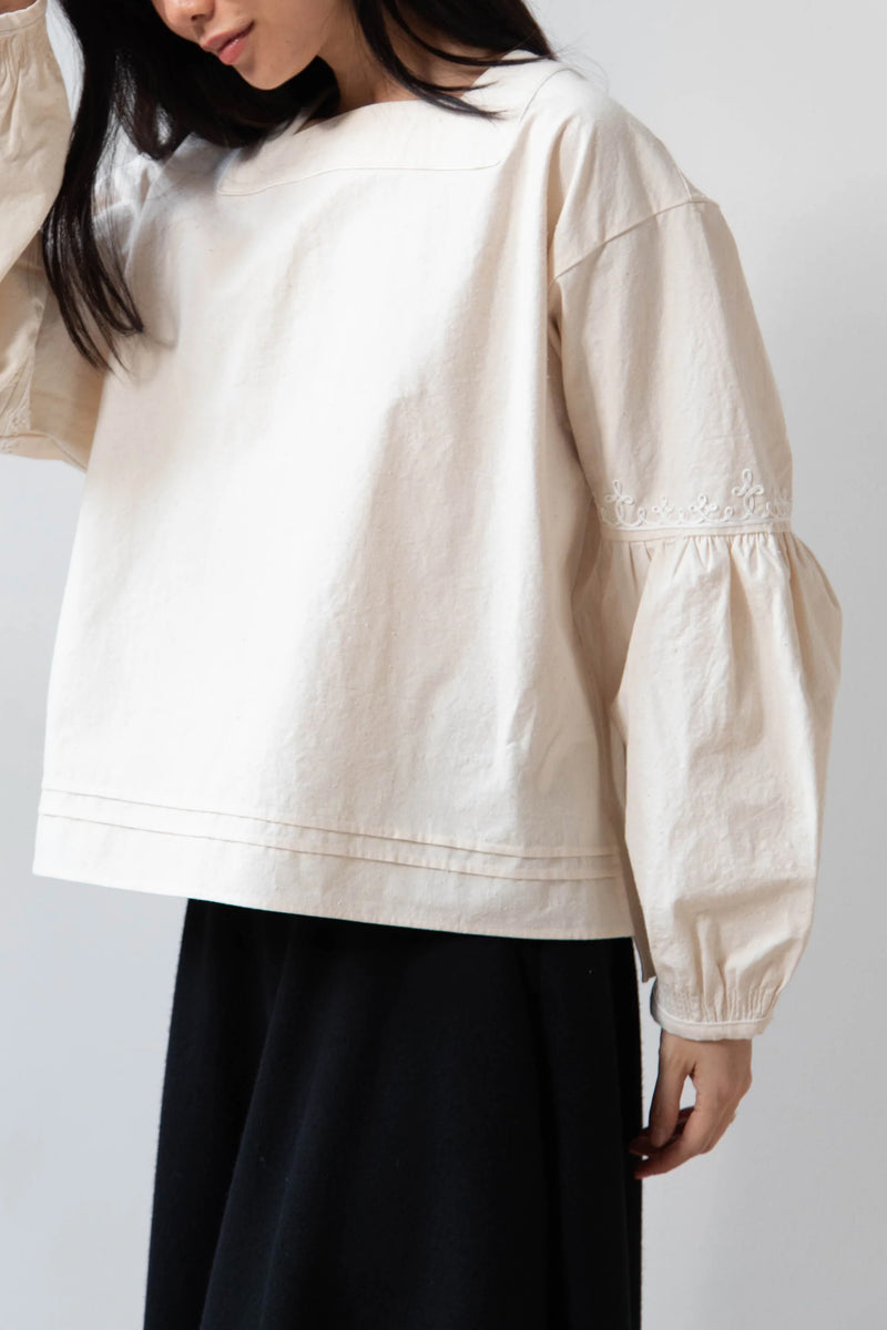 Fog collector's blouse