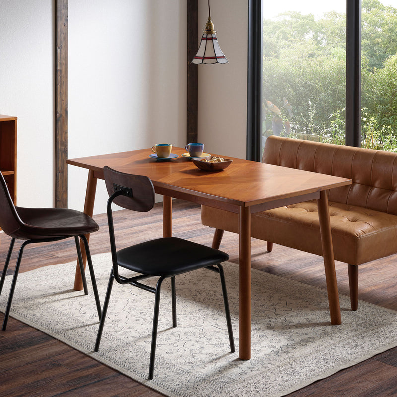 Hent Dining Table