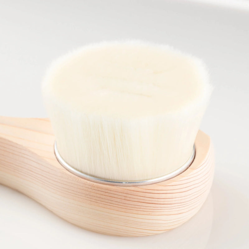 Mini handle body brush