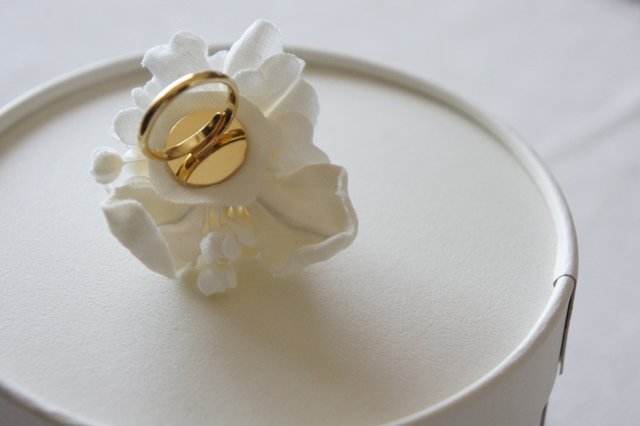 Monotone Hydrangea & Lily of the Valley Ring