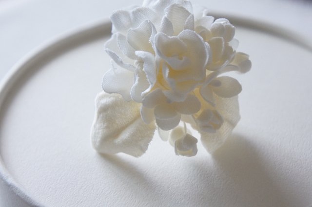 Monotone Hydrangea & Lily of the Valley Ring