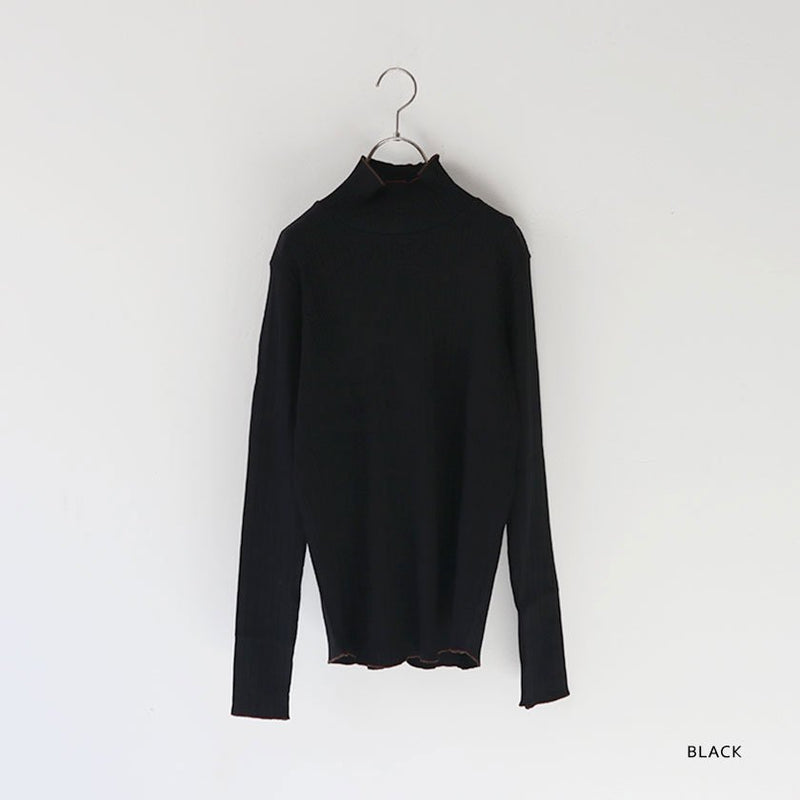 Rune Neck Cut Undershirt